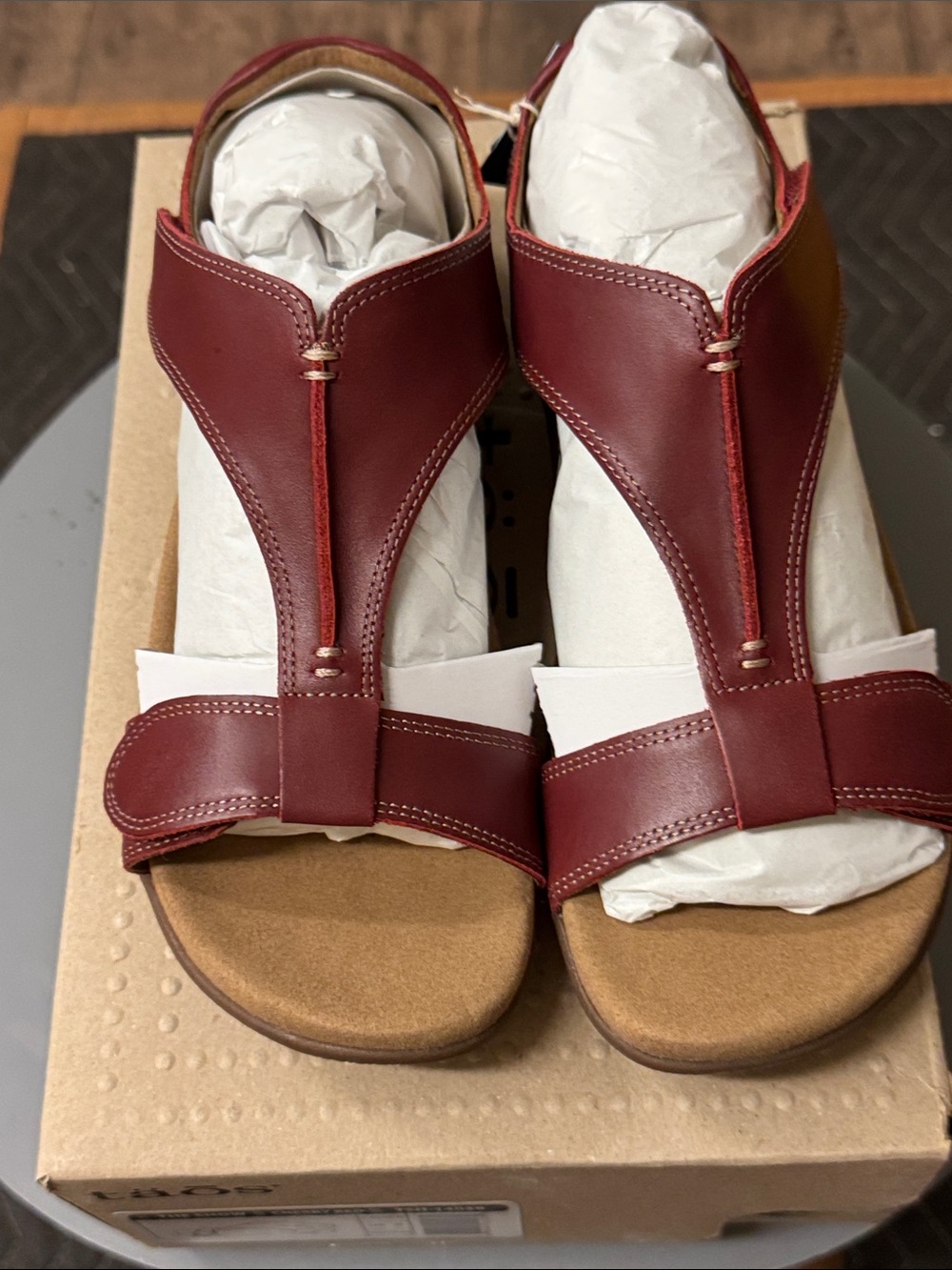 Taos Womens sandals (style) THE SHOW/ (color) CHERRY RED - Picture 10 of 12